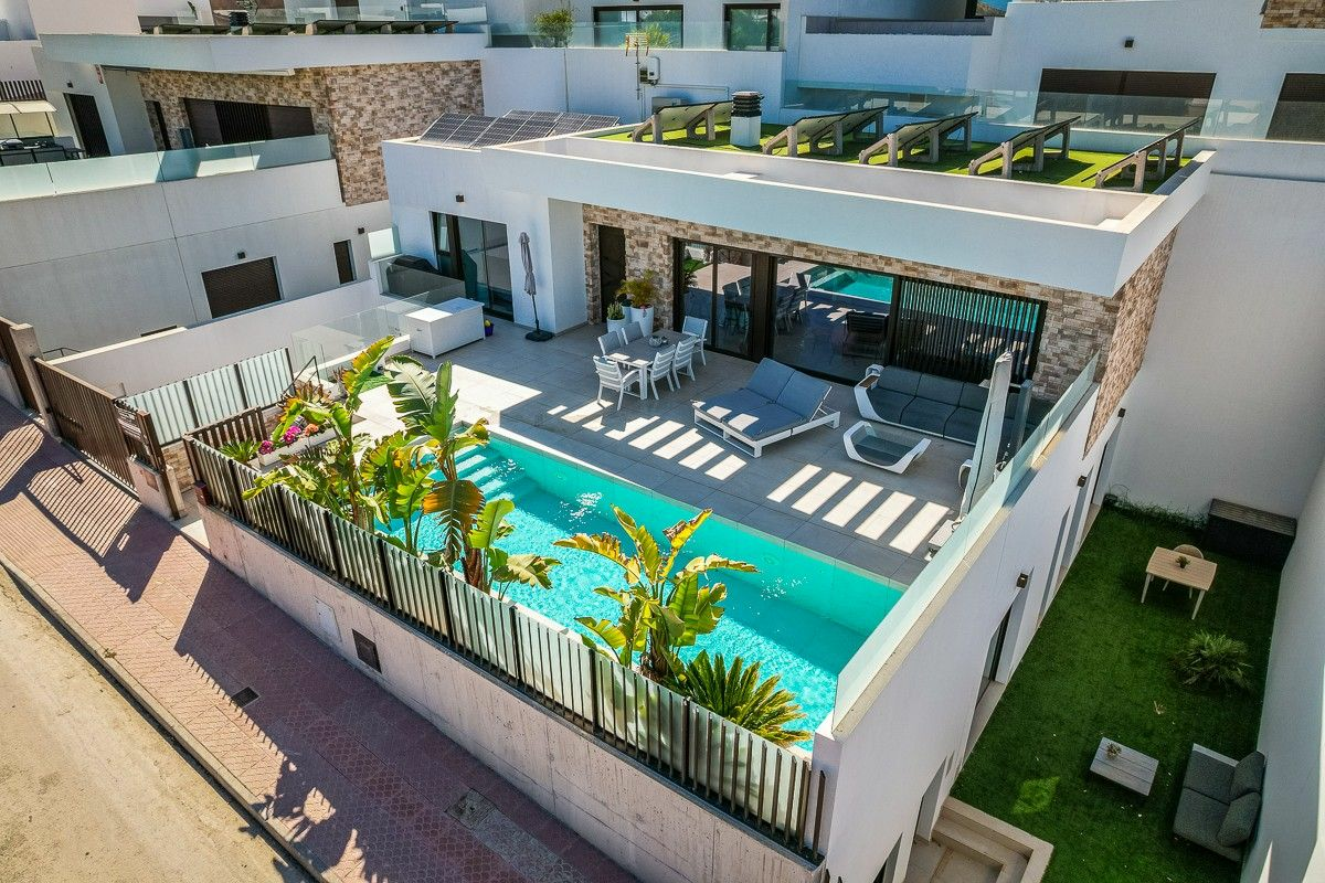 4-bedroom Villa In Formentera Del Segura, Spain (203 M²)