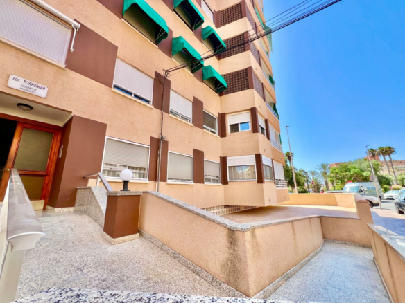3-bedroom Apartment In Torrevieja, Spain (110 M²)