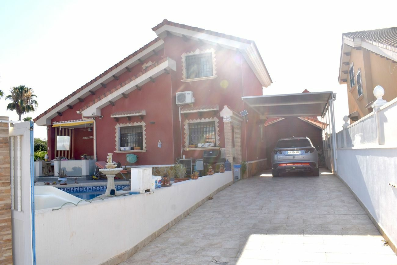 3-bedroom Villa In Guardamar Del Segura, Spain (100 M²)