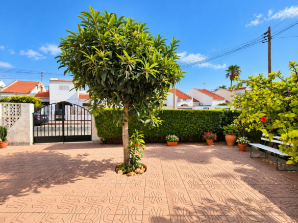 2-bedroom House In Torrevieja, Spain (70 M²)
