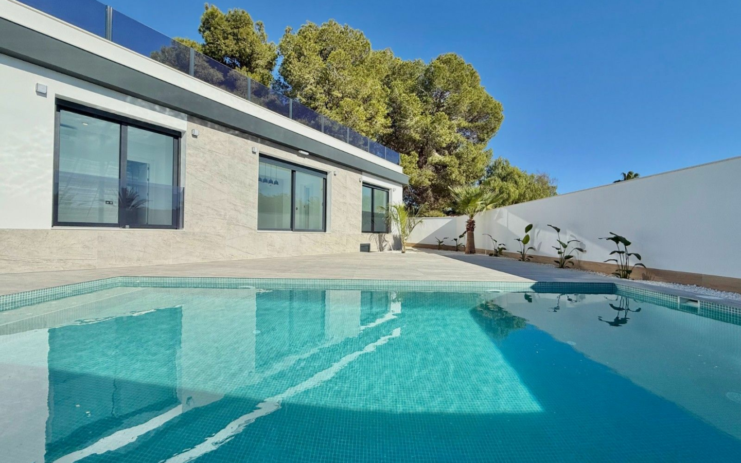 4-bedroom Villa In Rojales, Spain (205 M²)
