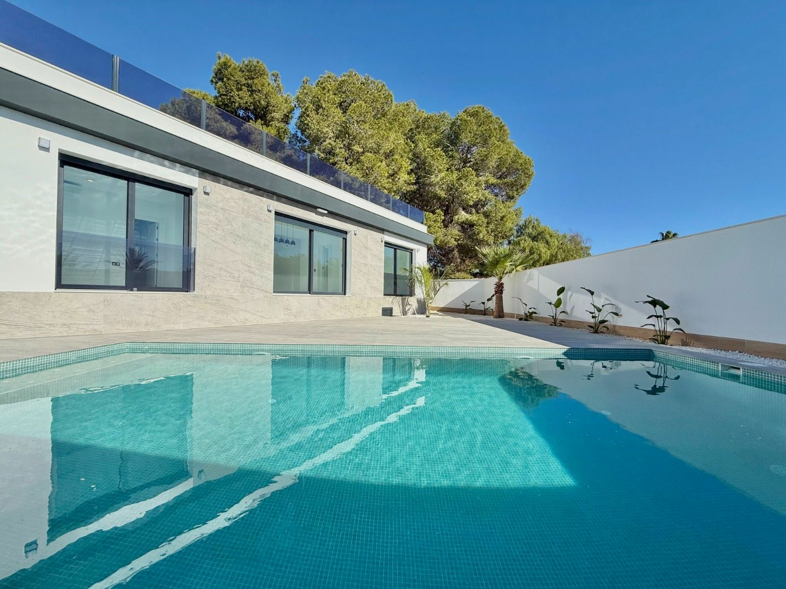 4-bedroom Villa In Rojales, Spain (205 M²)