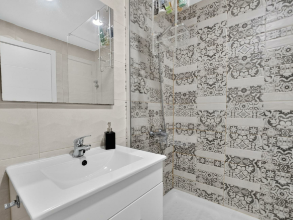 3-bedroom Apartment In Torrevieja, Spain (117 M²)