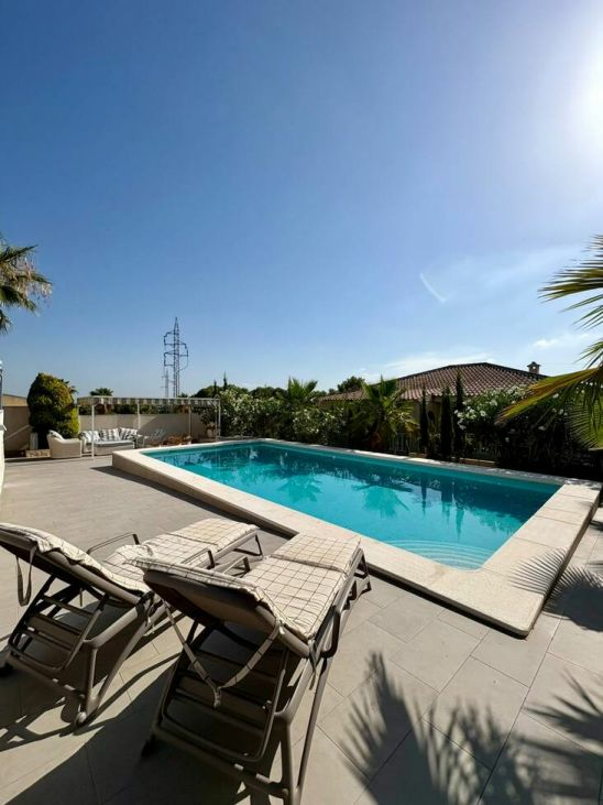 4-bedroom Villa In Formentera Del Segura, Spain (97 M²)