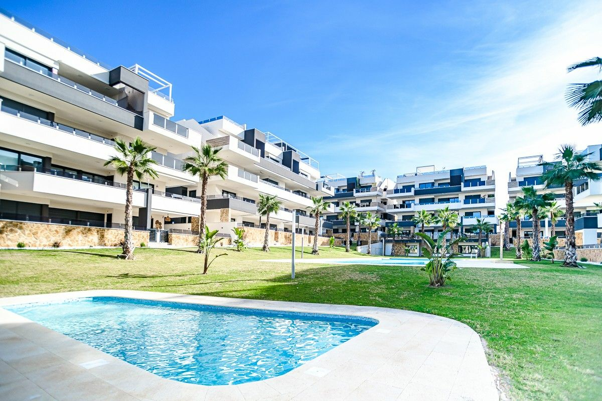 2-bedroom Penthouse In Orihuela Costa, Spain (75 M²)