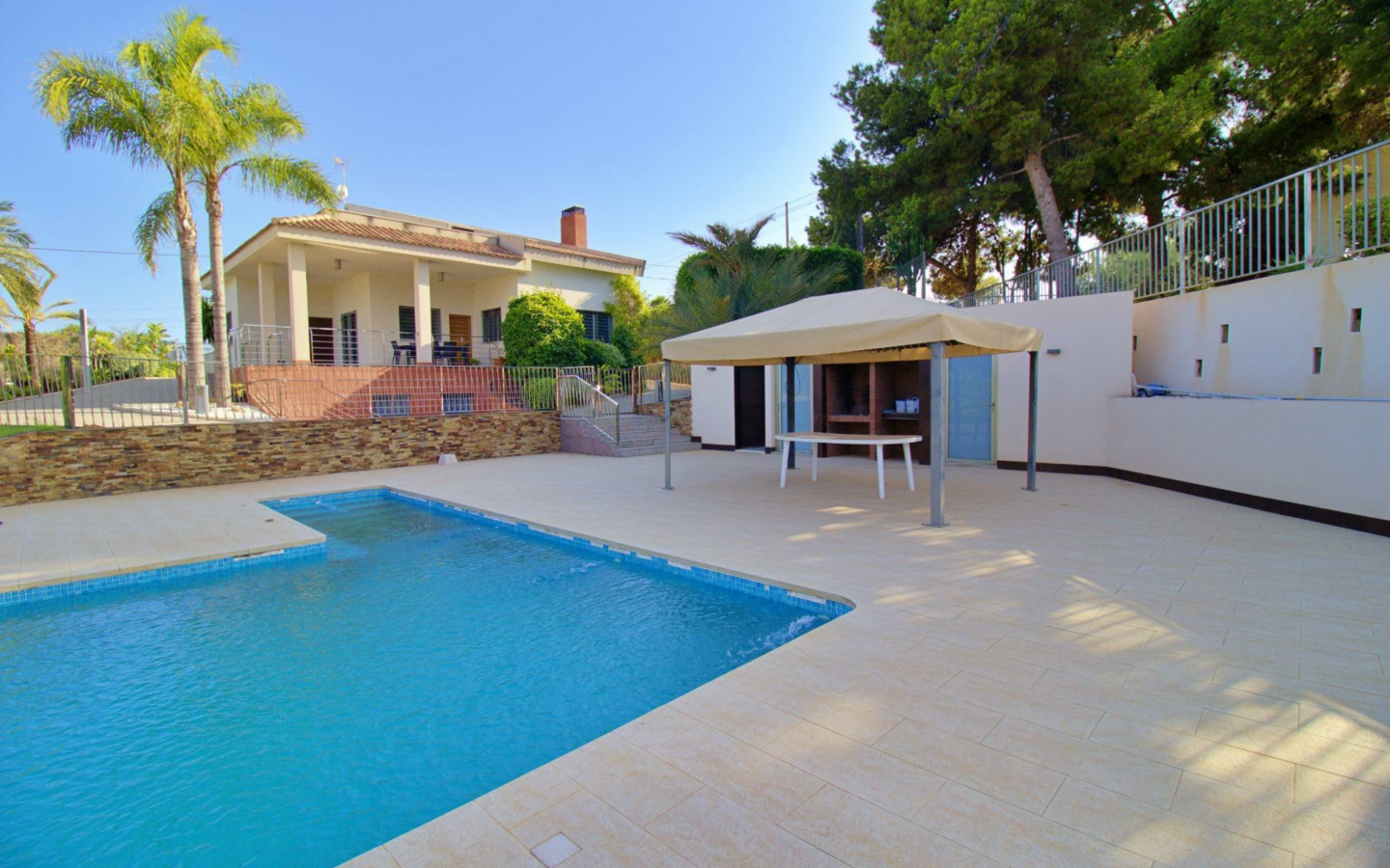 4-bedroom Villa In Peña Las Aguilas, Spain (500 M²)