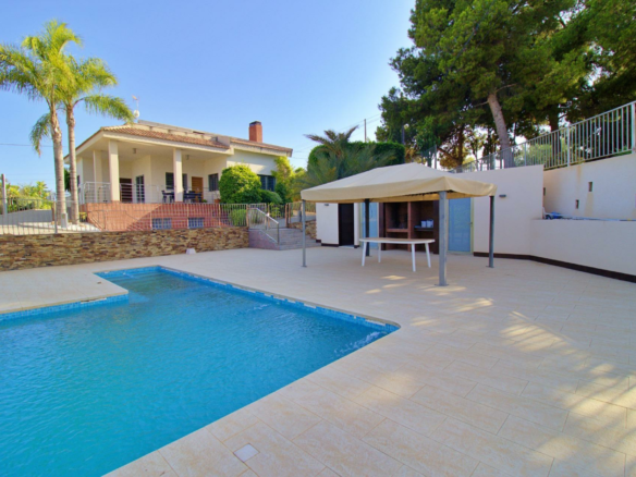 4-bedroom Villa In Peña Las Aguilas, Spain (500 M²)