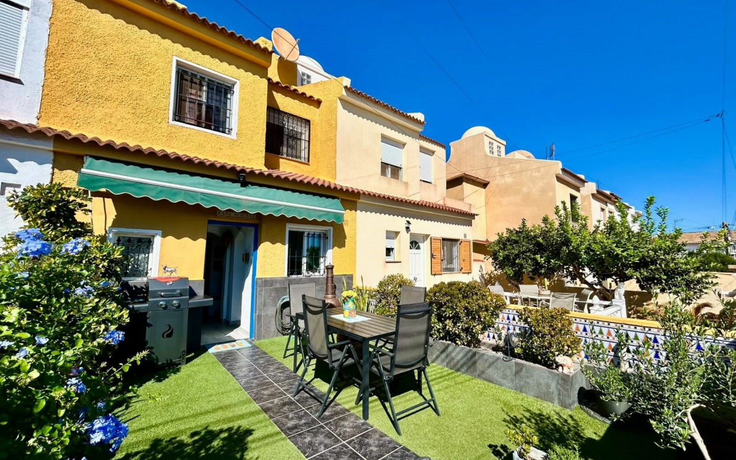 3-bedroom House In Torrevieja, Spain (77 M²)