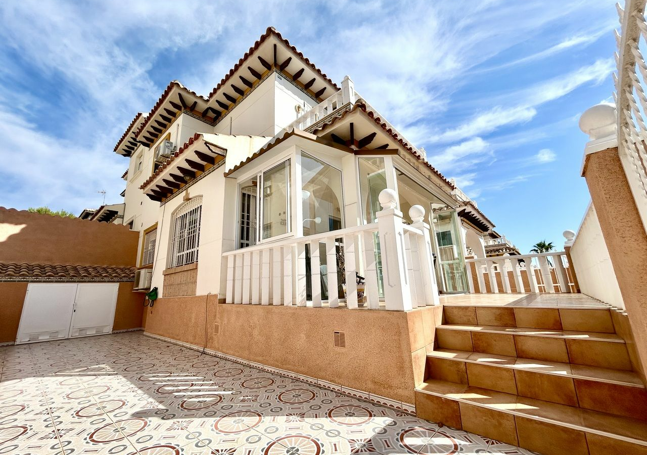 2-bedroom House In Cabo Roig, Spain (97 M²)