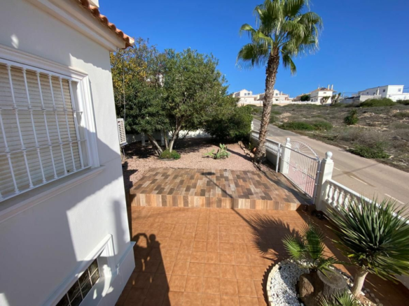 4-bedroom Villa In Torrevieja, Spain (600 M² Plot)