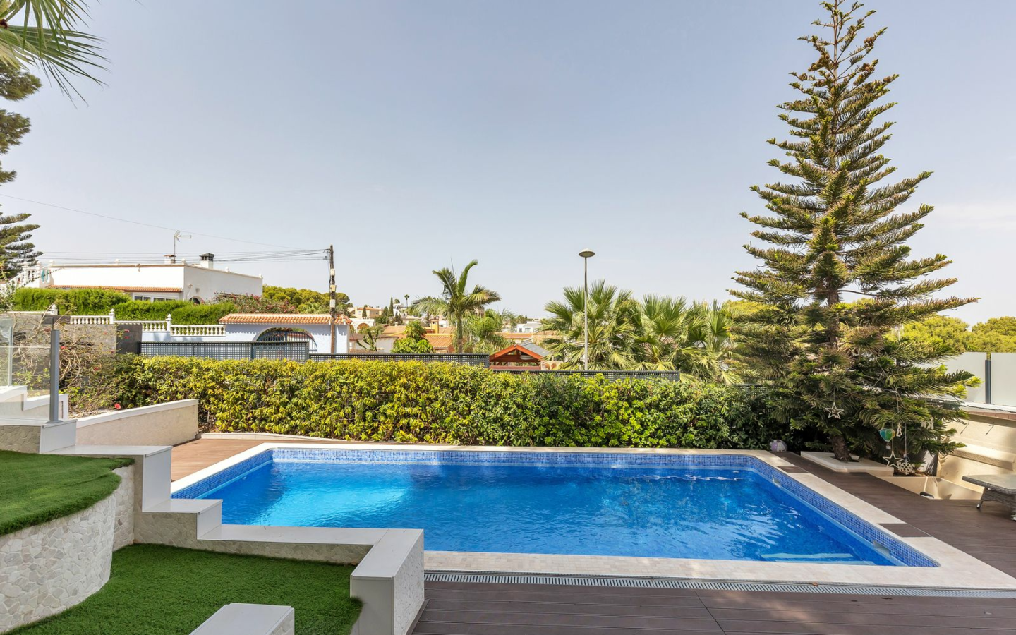 6-bedroom Villa In Torrevieja, Spain (257 M²)