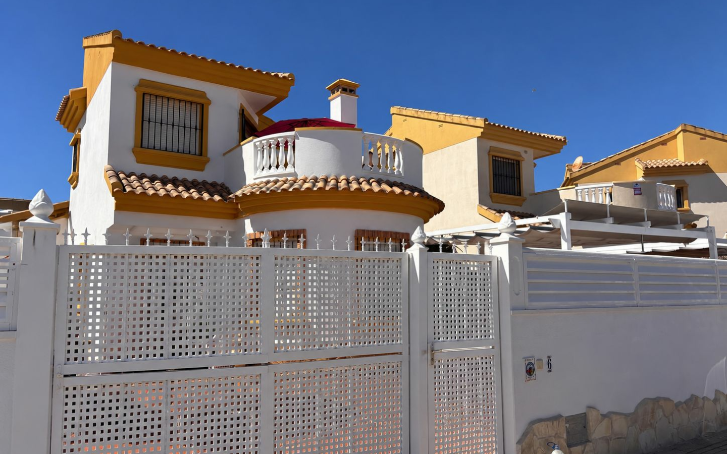 3-bedroom Villa In Guardamar Del Segura, Spain (108 M²)