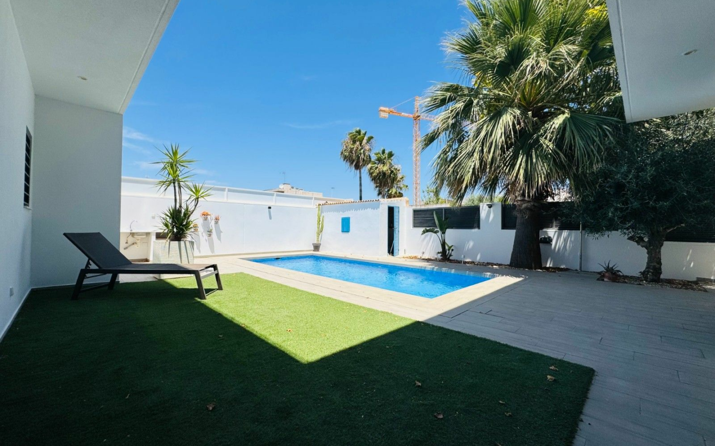3-bedroom Villa In San Pedro Del Pinatar, Spain (154 M²)