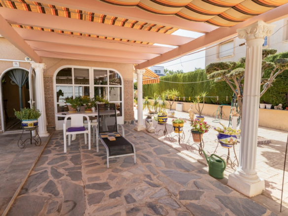 4-bedroom Villa In Orihuela Costa, Spain (180 M²)