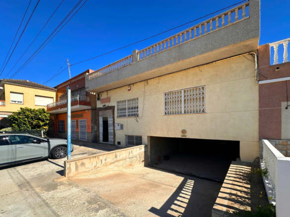 Terraced House In Orihuela, Spain (200 M²)