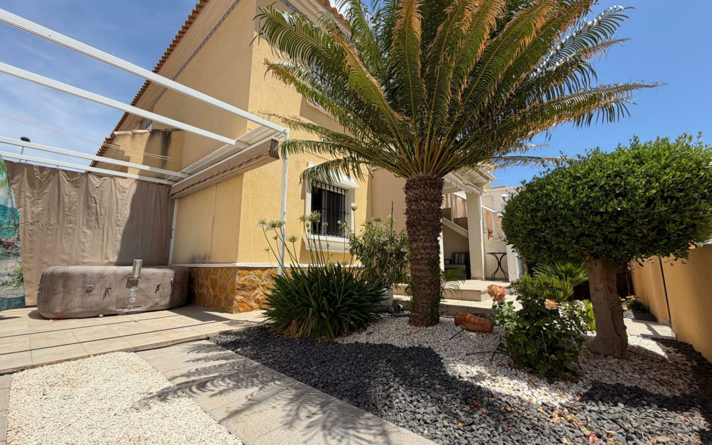 2-bedroom Bungalow In Orihuela Costa, Spain (60 M²)