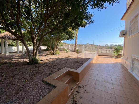 4-bedroom Villa In Torrevieja, Spain (600 M² Plot)