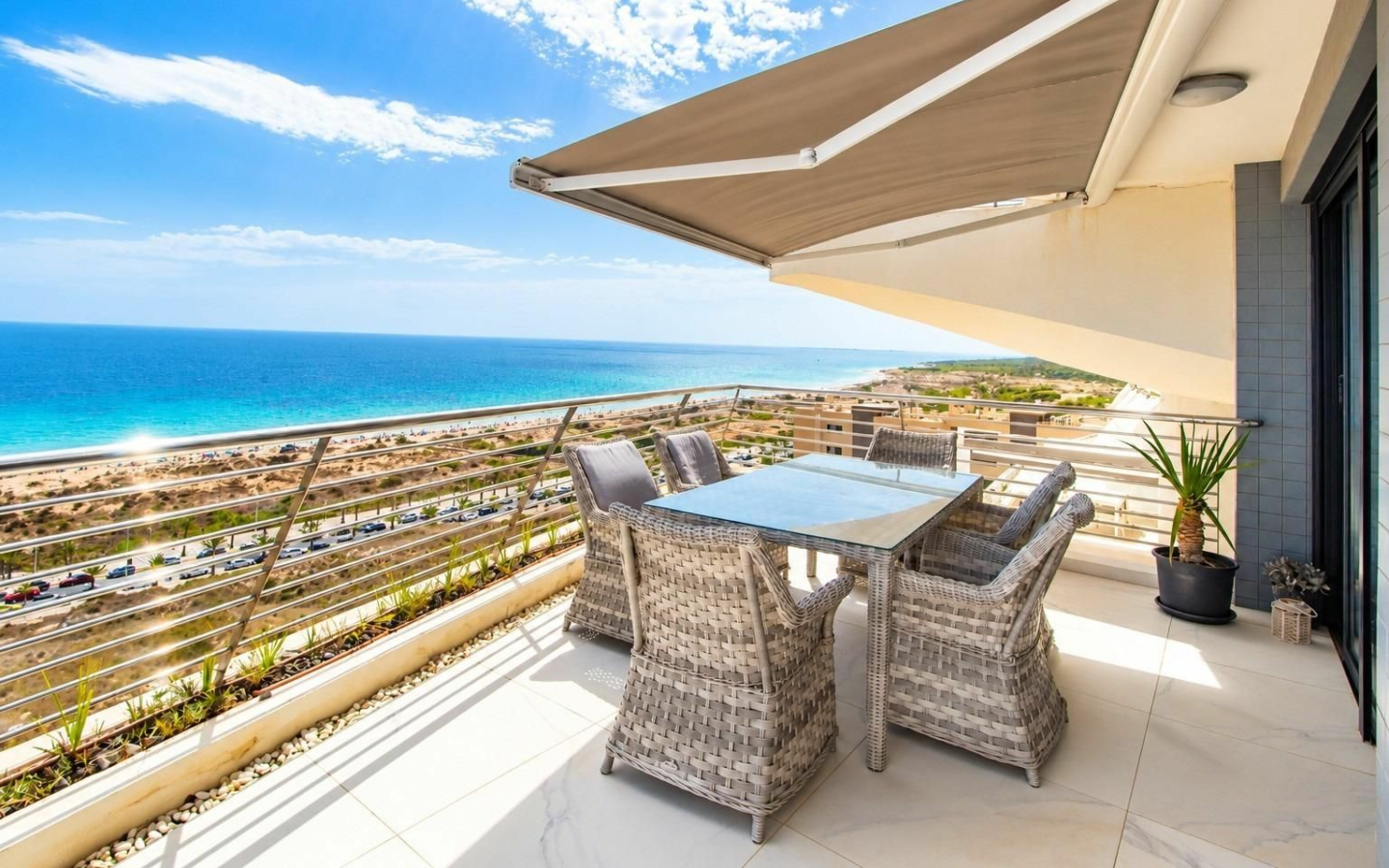 3-bedroom Apartment In Arenales Del Sol, Spain (153 M²)