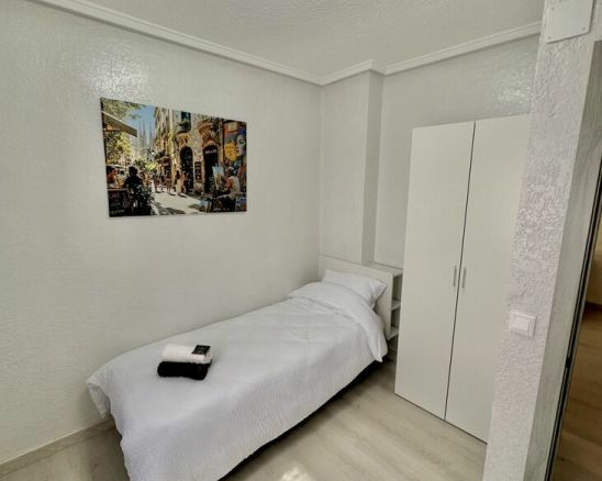 3-bedroom Apartment In Torrevieja, Spain (75 M²)