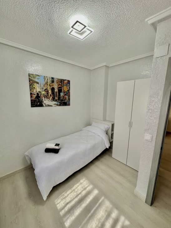 3-bedroom Apartment In Torrevieja, Spain (75 M²)