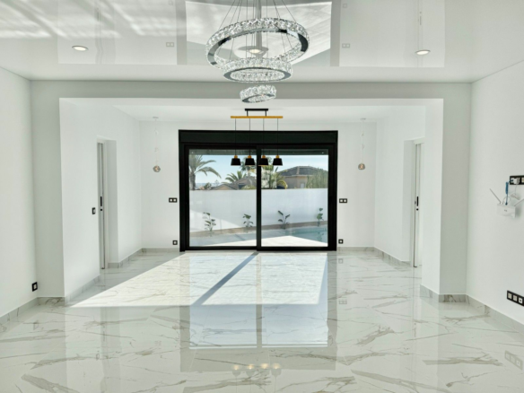 4-bedroom Villa In Rojales, Spain (205 M²)