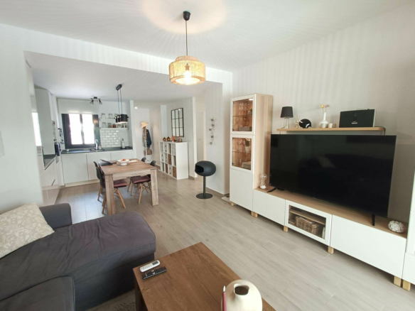 3-bedroom Apartment In San Miguel De Salinas, Spain (94 M²)