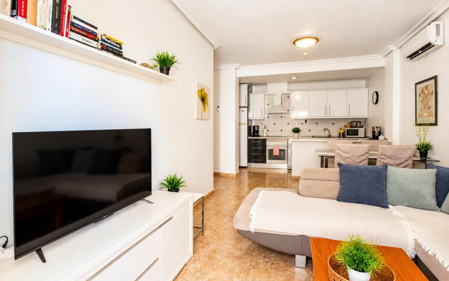 2-bedroom Apartment In Orihuela Costa, Spain (66 M²)