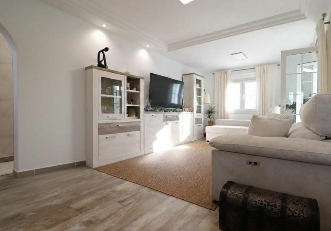 4-bedroom Villa In Orihuela Costa, Spain (270 M² Plot)