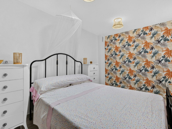 3-bedroom Apartment In Torrevieja, Spain (117 M²)