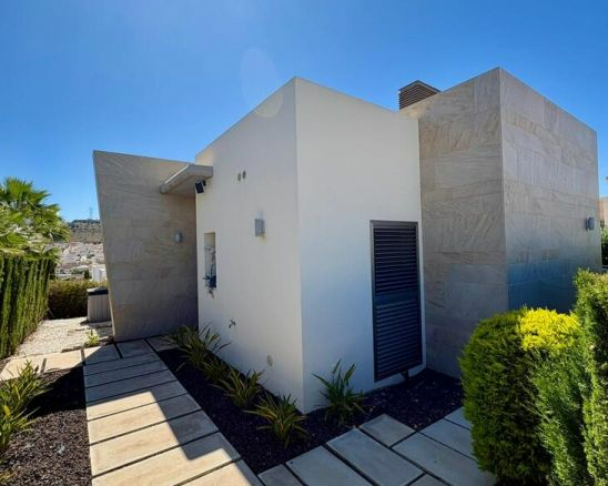 3-bedroom Villa In Benijofar, Spain (148 M²)