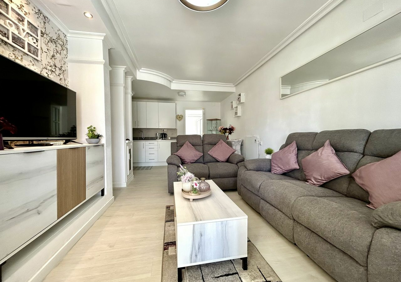 3-bedroom House In Cabo Roig, Spain (64 M²)