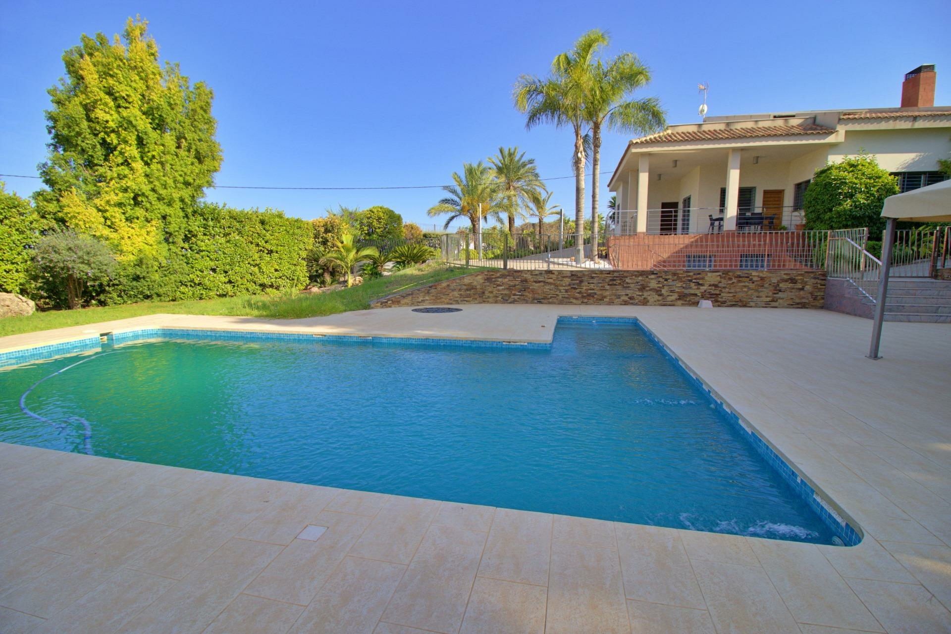 4-bedroom Villa In Peña Las Aguilas, Spain (500 M²)