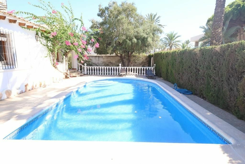 4-bedroom Villa In Cabo Roig, Spain (133 M²)