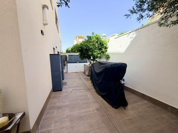 3-bedroom House In Rojales, Spain (156 M²)