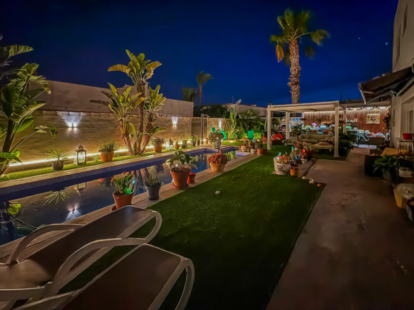 2-bedroom Villa In Torrevieja, Spain (130 M²)