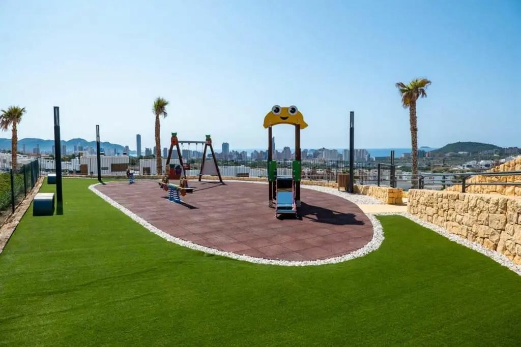 4-bedroom Duplex In Villajoyosa, Spain (256 M²)