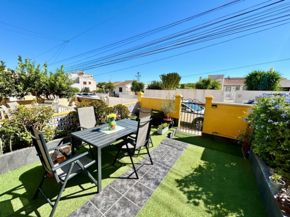 3-bedroom House In Torrevieja, Spain (77 M²)
