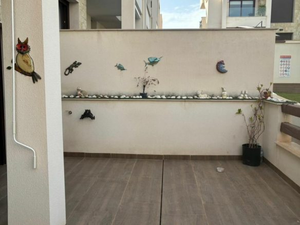 2-bedroom Apartment In Torrevieja, Spain (78 M²)
