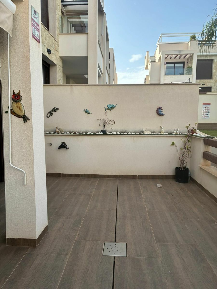 2-bedroom Apartment In Torrevieja, Spain (78 M²)