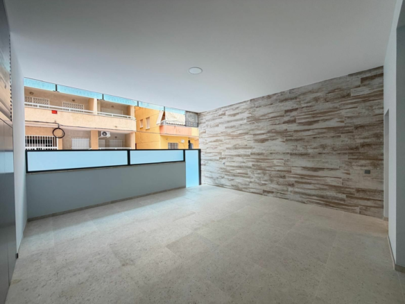 2-bedroom Apartment In Torrevieja, Spain (123 M²)