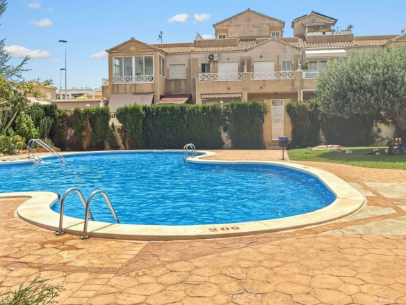2-bedroom Terraced House In Torrevieja, Spain (69 M²)