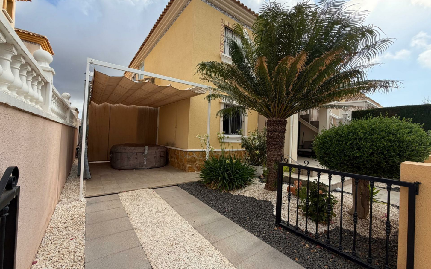 2-bedroom Bungalow In Orihuela Costa, Spain (60 M²)