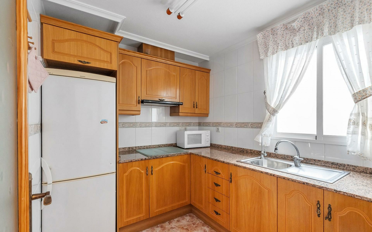 2-bedroom Apartment In Torrevieja, Spain (77 M²)