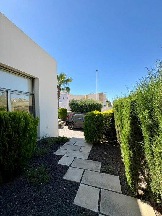 3-bedroom Villa In Benijofar, Spain (148 M²)
