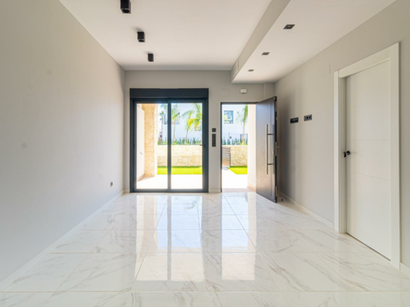 3-bedroom Apartment In Orihuela Costa, Spain (83 M²)