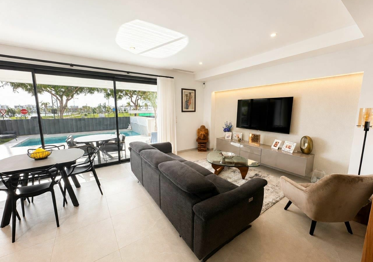 3-bedroom Villa In Los Alcázares, Spain