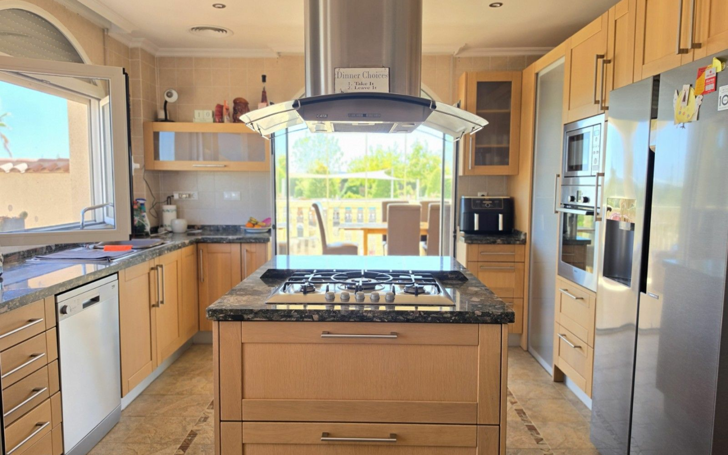 4-bedroom Villa In Pinoso, Spain (405 M²)