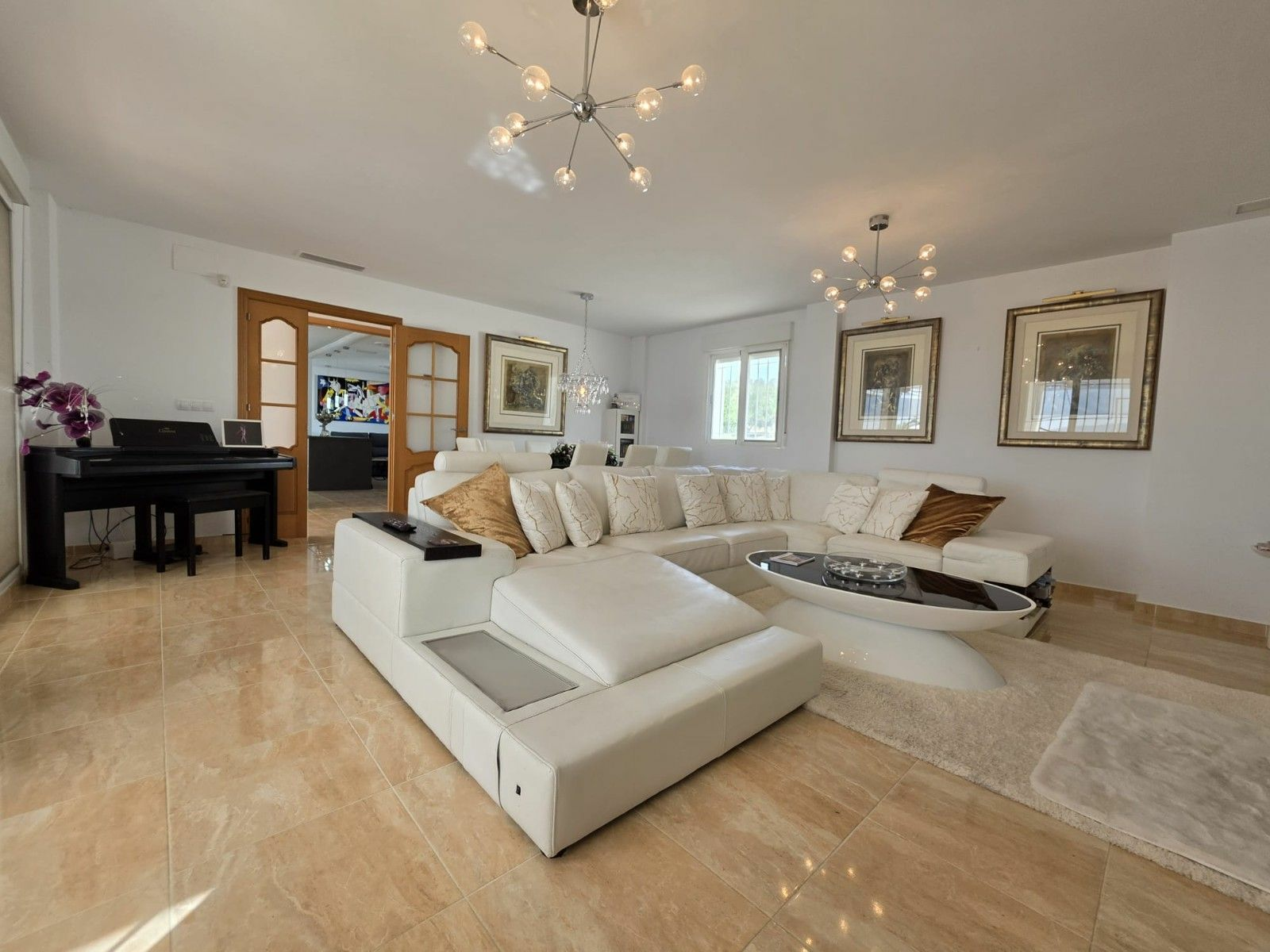 3-bedroom Villa In Pinoso, Spain (263 M²)