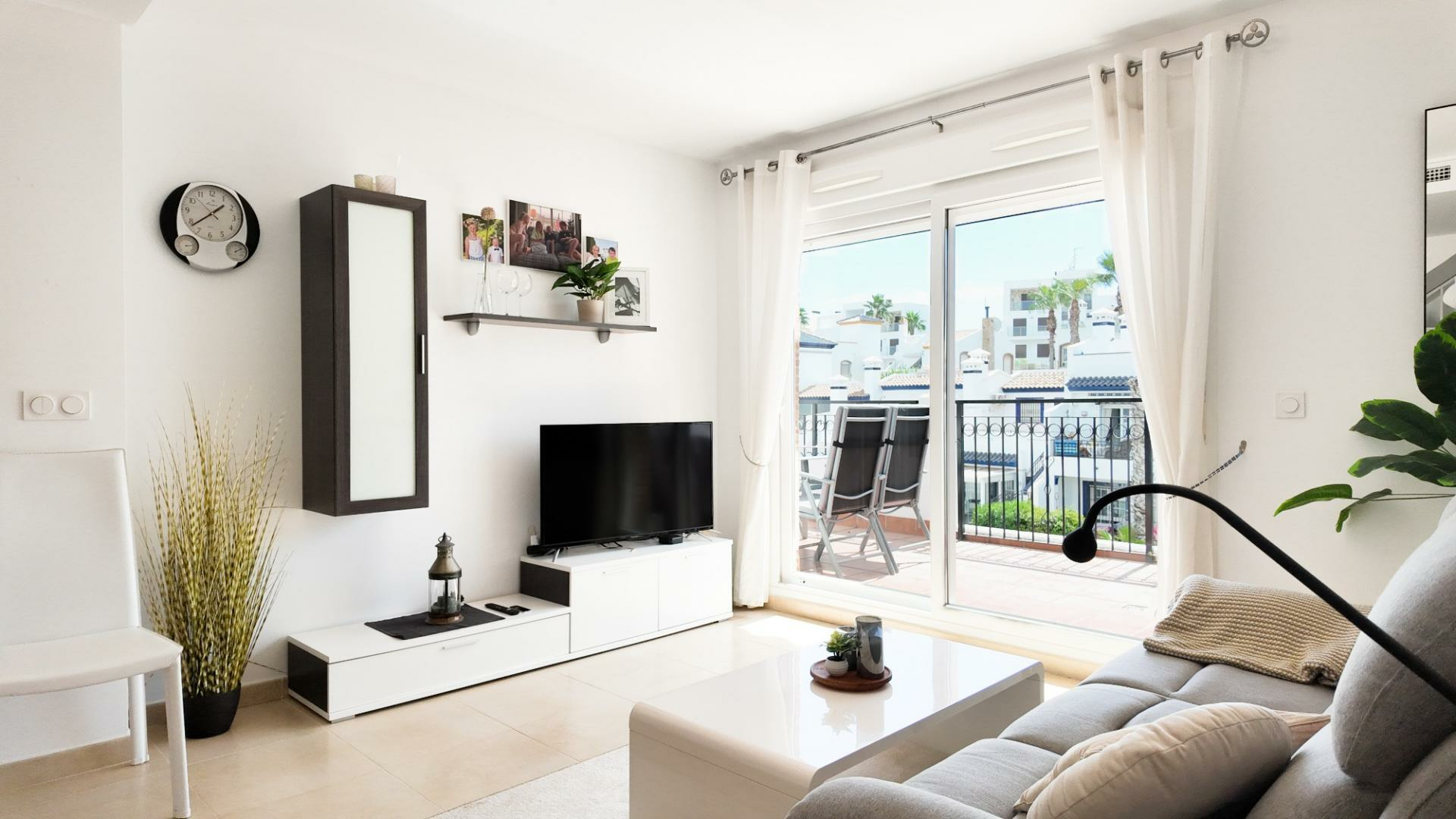 2-bedroom Apartment In Orihuela Costa, Spain (122 M²)