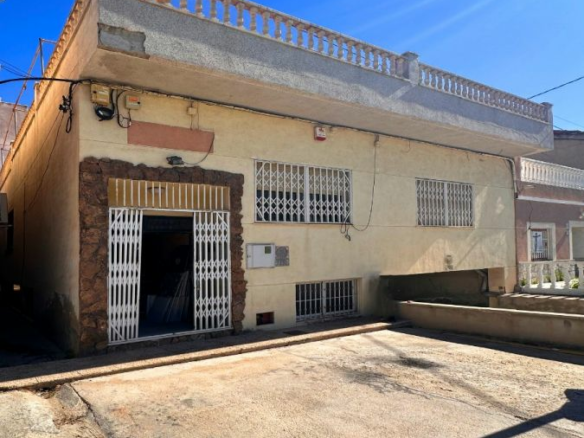 Terraced House In Orihuela, Spain (200 M²)